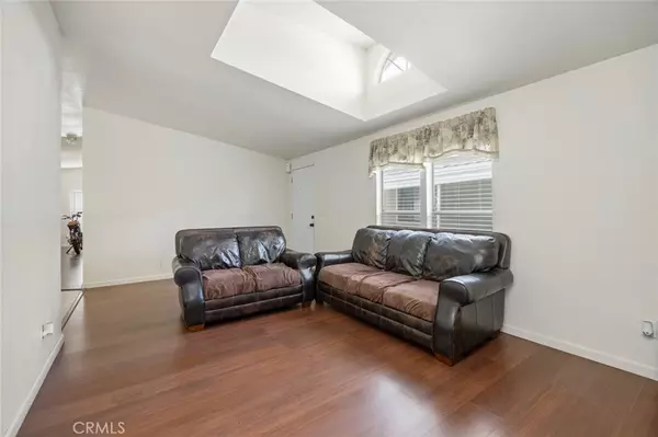 Tustin, CA 92780,129 S Colombo LN