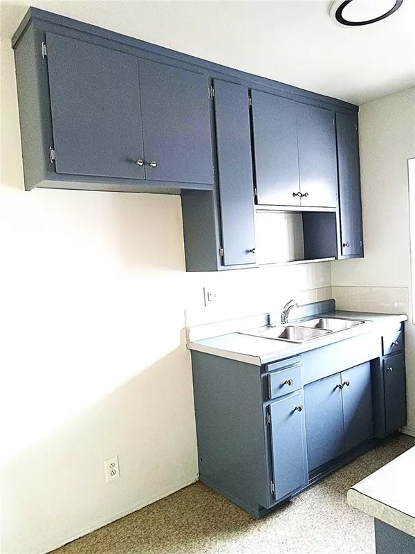 Huntington Park, CA 90255,6510 Marbrisa #B