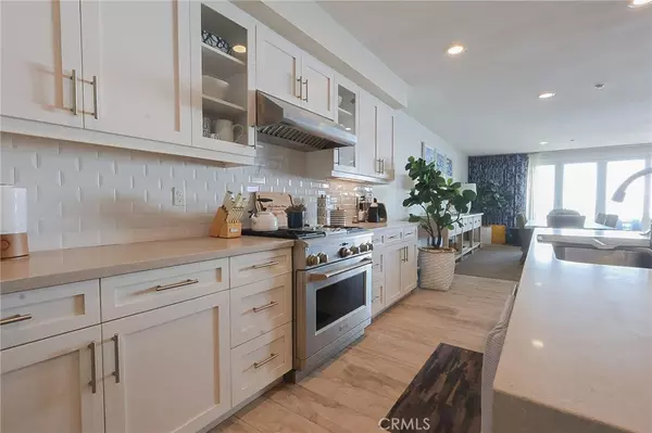 Oceanside, CA 92054,700 S The Strand #202