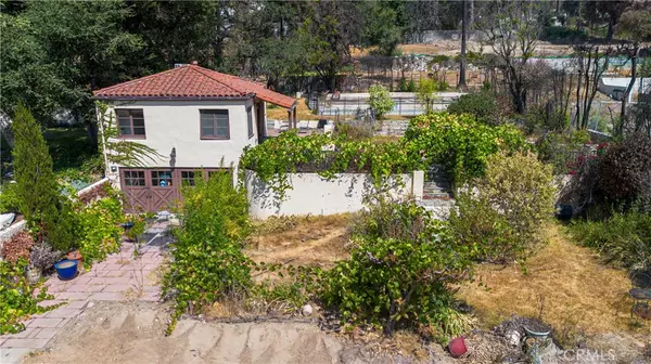 1689 E Altadena DR, Altadena, CA 91001