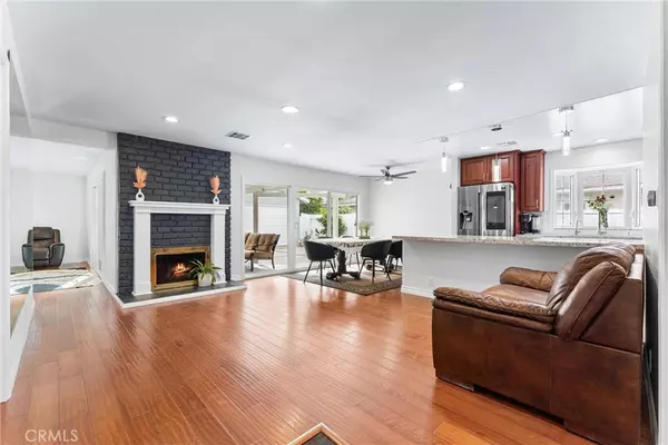 Buena Park, CA 90620,8042 SAN DIMAS