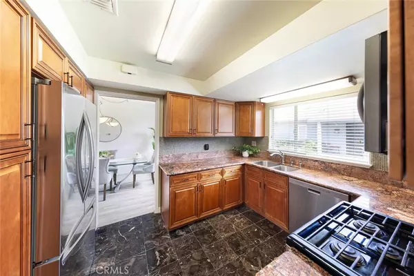 Santa Ana, CA 92705,1830 E 19th ST #3