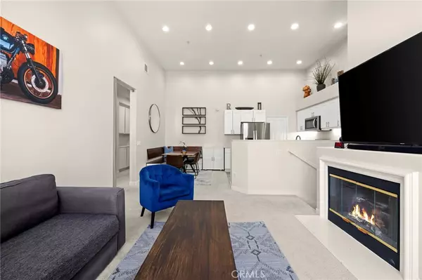 Irvine, CA 92606,1604 Solvay Aisle #118