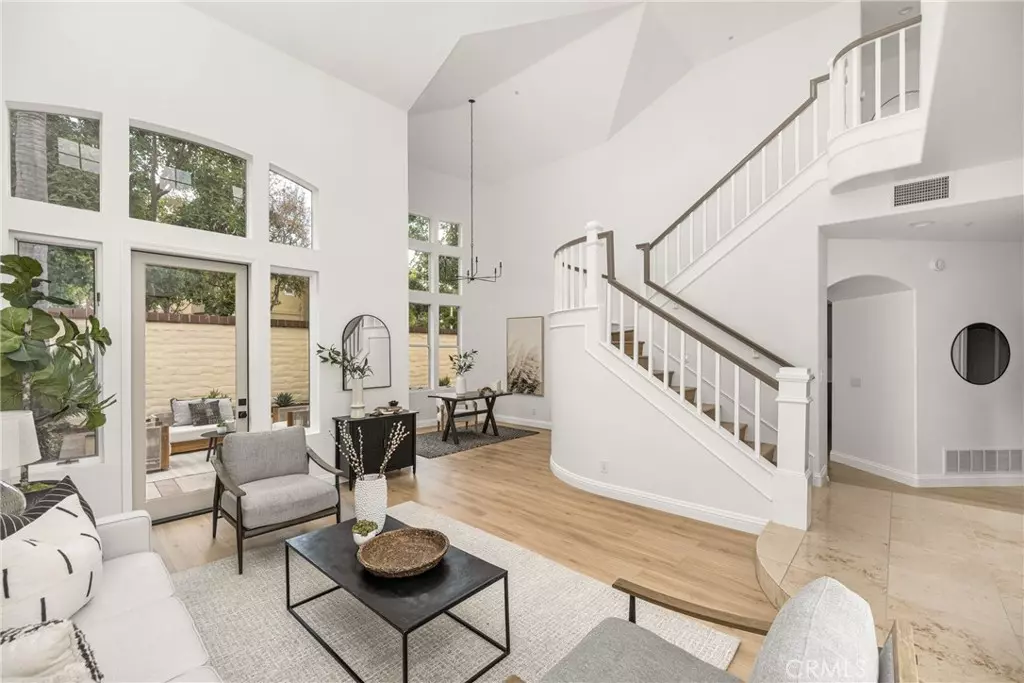 Tustin, CA 92782,2495 Tequestra