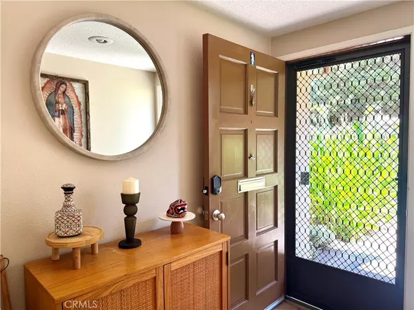 Tustin, CA 92780,1881 Mitchell AVE #23