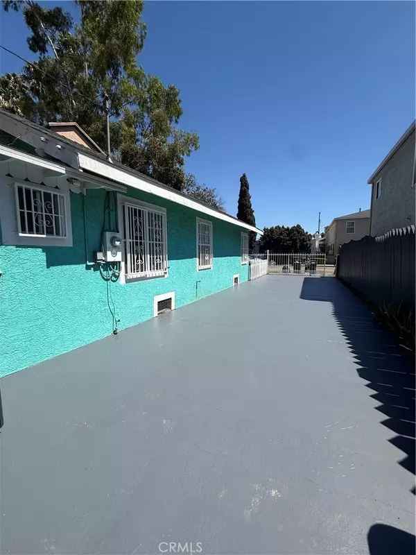 Long Beach, CA 90806,2311 Earl