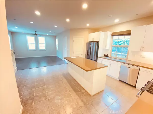 Irvine, CA 92620,64 Bronze Leaf