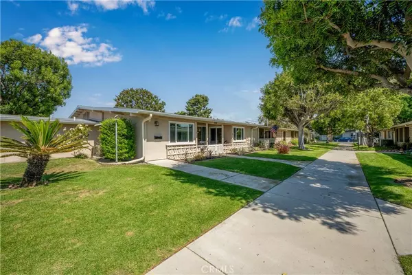 Seal Beach, CA 90740,13311 Del Monte #32D