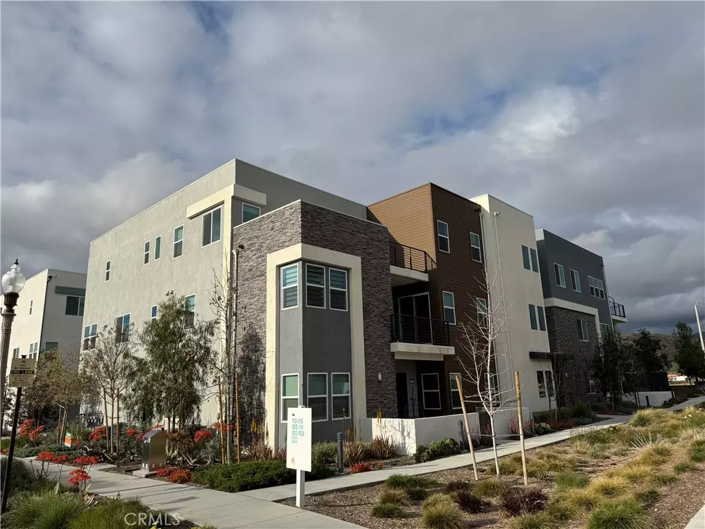 Irvine, CA 92618,105 Sash