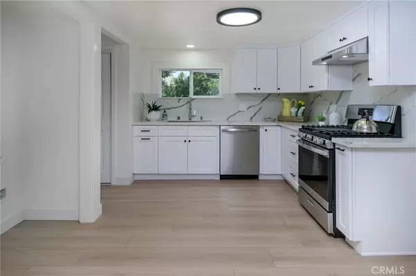 Yorba Linda, CA 92886,4942 GEM LN