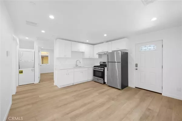 Redondo Beach, CA 90277,308 N Catalina AVE #2