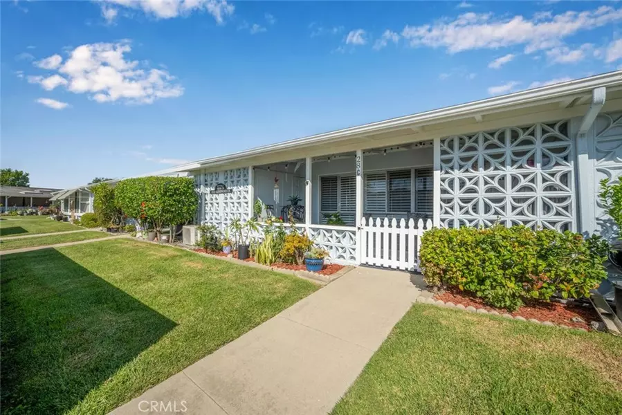 13721 Alderwood LN #28C, Seal Beach, CA 90740