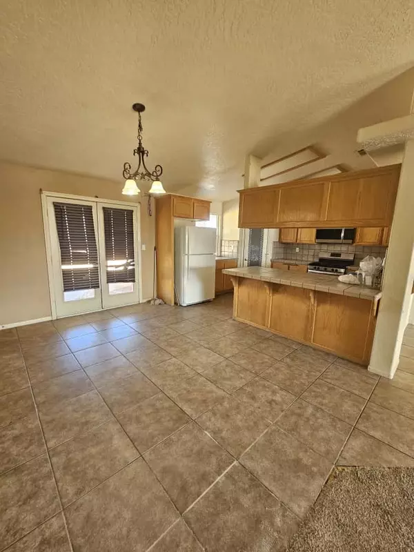 Apple Valley, CA 92307,21114 Wigwam ST