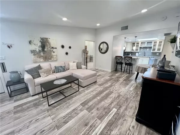 Seal Beach, CA 90740,13100 Shawnee Ln M11 #208H