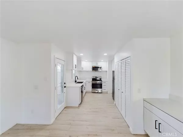 San Diego, CA 92111,6715 N Elman #6717