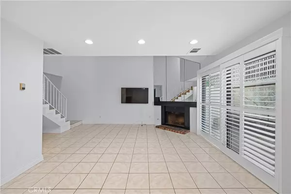 Whittier, CA 90601,5577 Pioneer #5