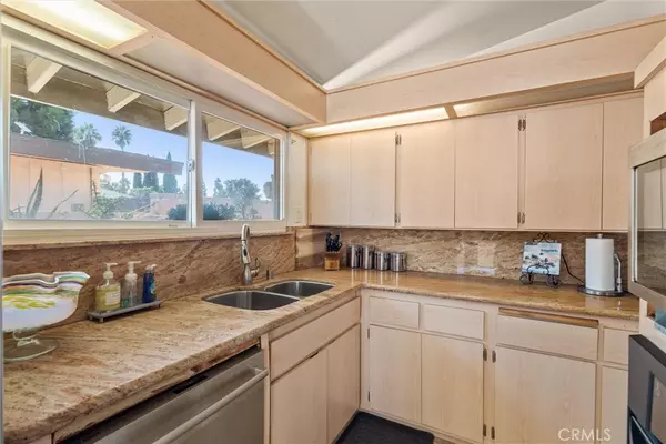 Anaheim, CA 92802,936 S David ST