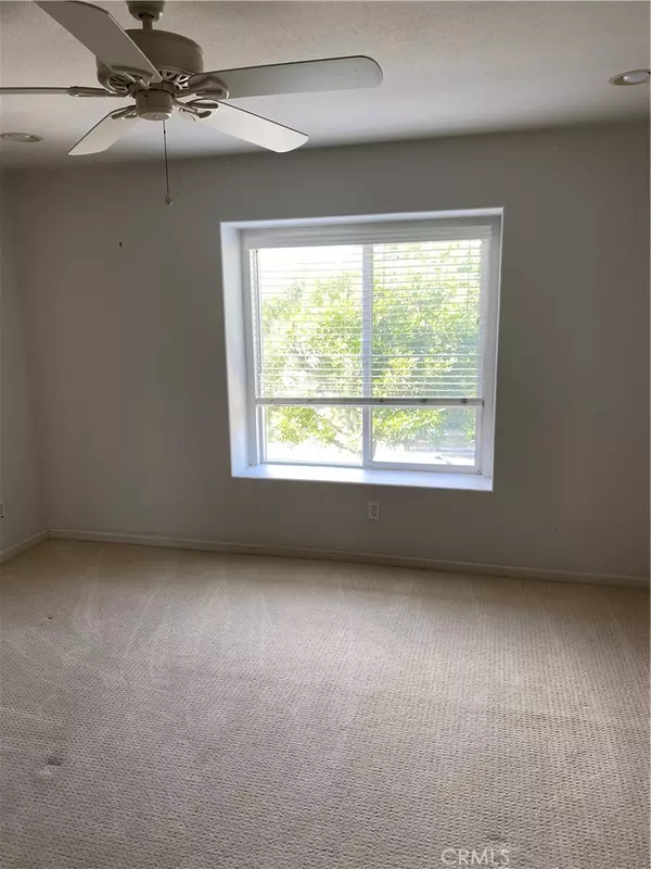 Irvine, CA 92602,9 Moonstone