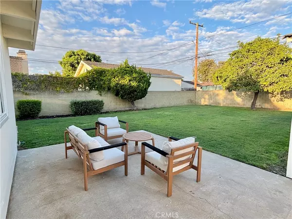 Long Beach, CA 90808,4740 Pepperwood