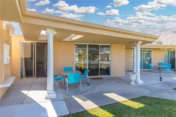 Palm Springs, CA 92262,204 Camino Norte
