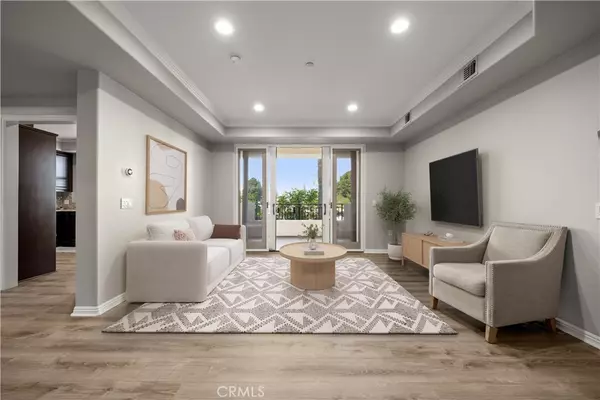 Costa Mesa, CA 92627,401 Bernard ST #211