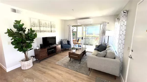 Huntington Beach, CA 92648,18252 Parkview LN #108