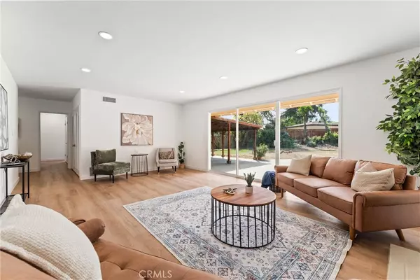 Whittier, CA 90603,9915 Corella AVE