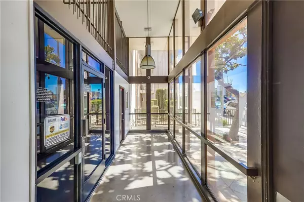 Long Beach, CA 90804,5585 E Pacific Coast #140