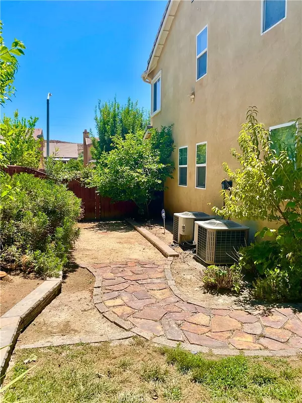 San Jacinto, CA 92583,1021 Garrett