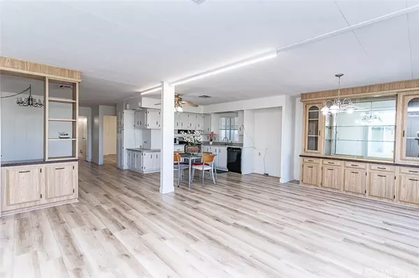 Fullerton, CA 92833,1201 W Valencia DR #201