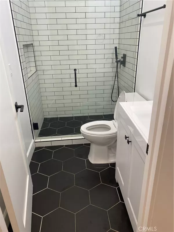 Los Angeles, CA 90047,5923 Haas AVE #1/2