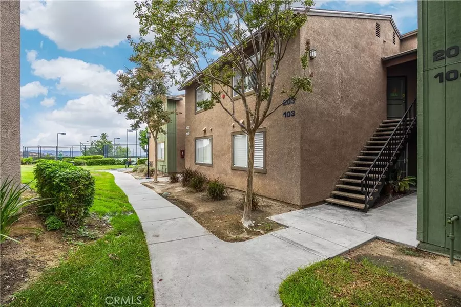 2600 Avenida Del Vista #F203, Corona, CA 92882