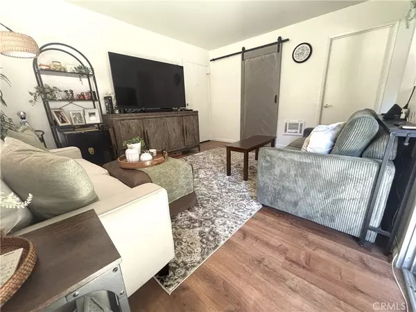 1345 Cabrillo Park #J11, Santa Ana, CA 92701