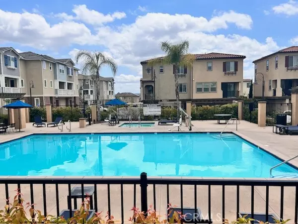 Yorba Linda, CA 92886,18289 Iris LN