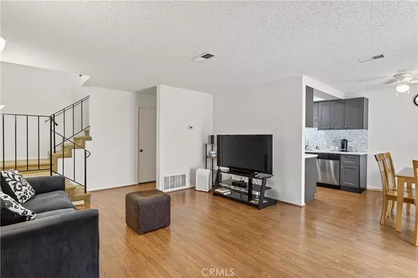 Yorba Linda, CA 92886,6437 Horse Shoe Ln. #2