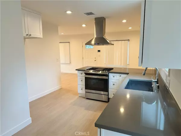 Inglewood, CA 90304,4115 W 111th ST