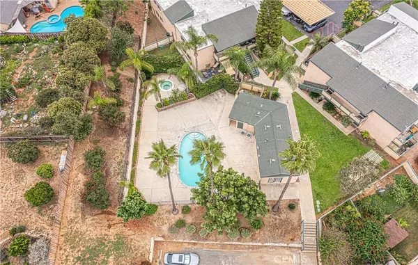 Fallbrook, CA 92028,868 E Alvarado #7
