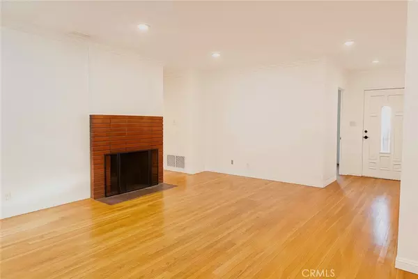 Fullerton, CA 92832,607 S Roosevelt AVE
