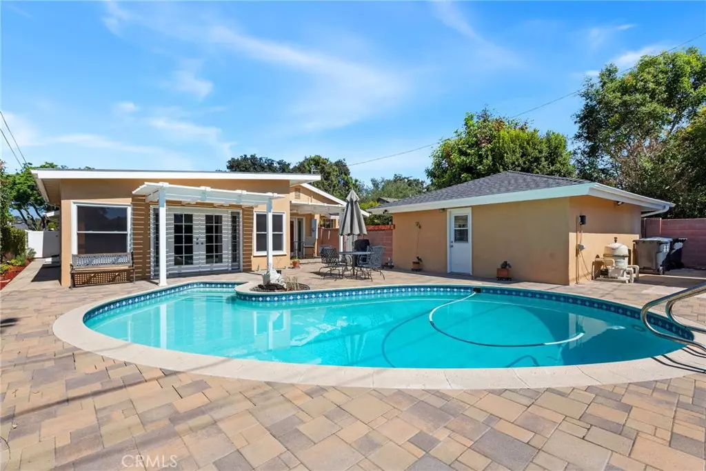 Santa Ana, CA 92706,1116 W 21st ST