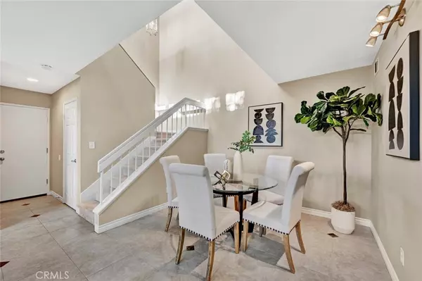 Tustin, CA 92782,2489 Via Castillo