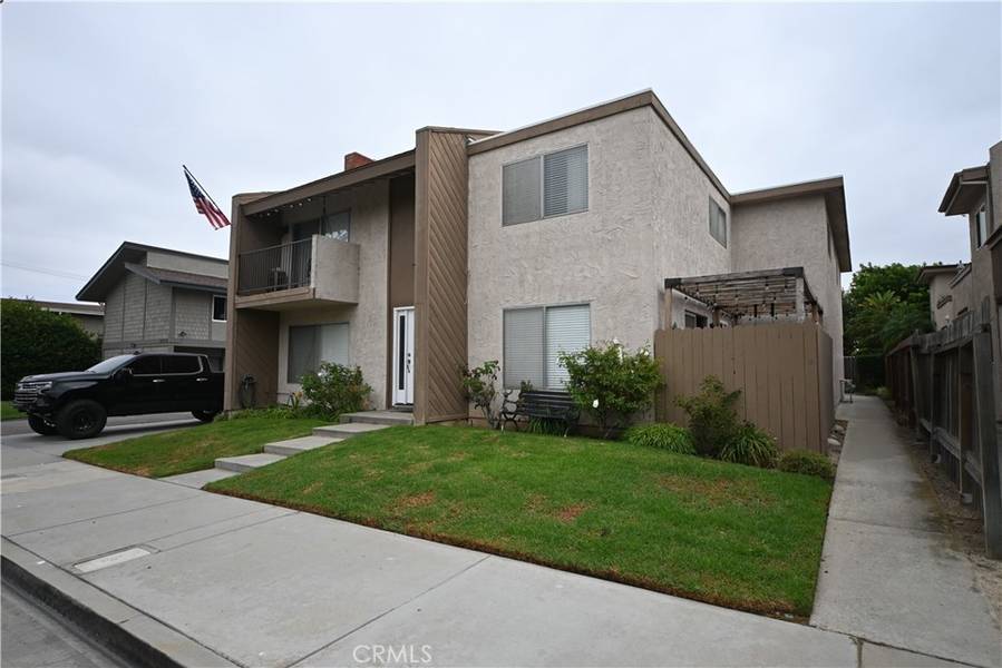 16766 Sims Lane, Huntington Beach, CA 92649