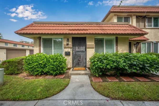 2697 W Parkside LN, Anaheim, CA 92801