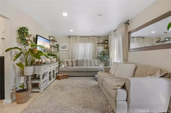Long Beach, CA 90804,4037 E 7th ST
