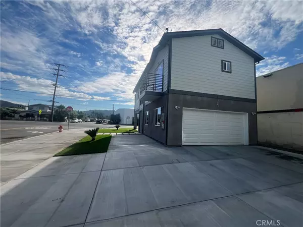 Orange, CA 92869,140 N Hewes ST