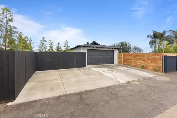 Placentia, CA 92870,619 E Yorba Linda