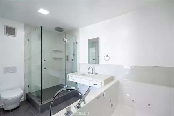 Redondo Beach, CA 90277,531 Esplanade #713