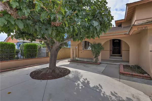 Cypress, CA 90630,6906 Molokai