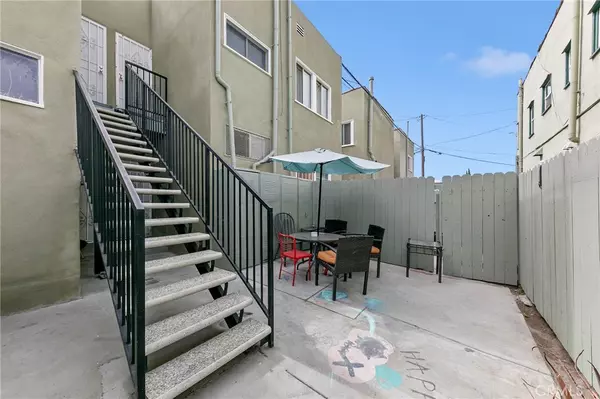 Long Beach, CA 90802,412 N Rose