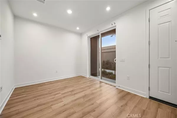 Santa Ana, CA 92701,653 S Lyon ST