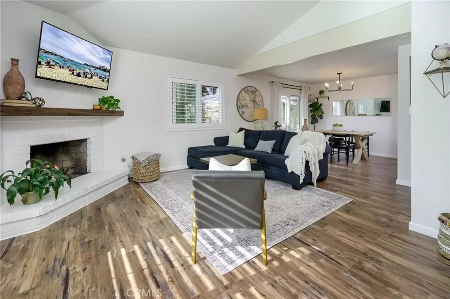 300 CUTTER WAY, Costa Mesa, CA 92627